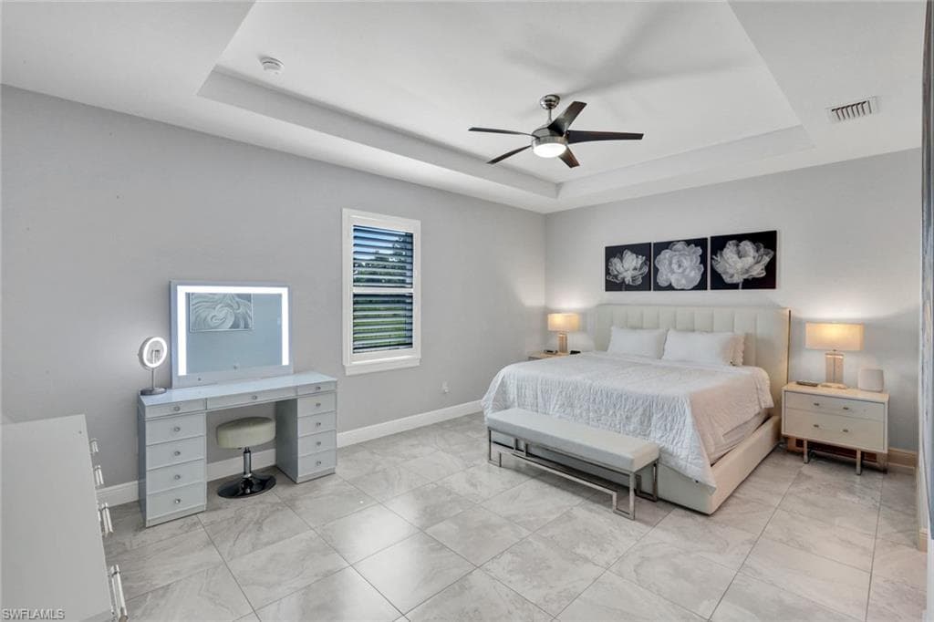 2552 52nd Ave NE, Naples, FL 34120-18