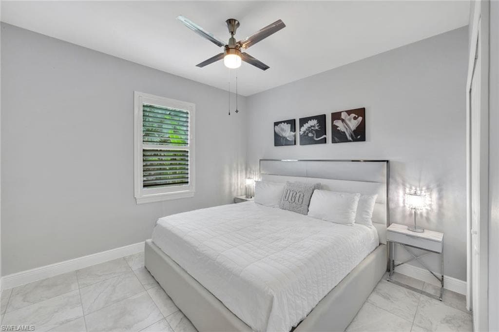 2552 52nd Ave NE, Naples, FL 34120-22