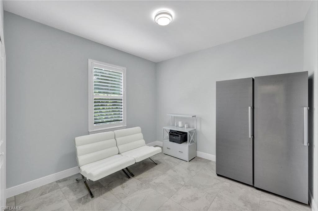 2552 52nd Ave NE, Naples, FL 34120-24