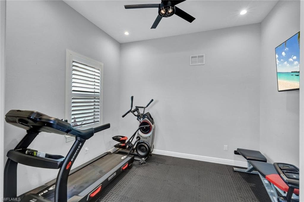 2552 52nd Ave NE, Naples, FL 34120-25