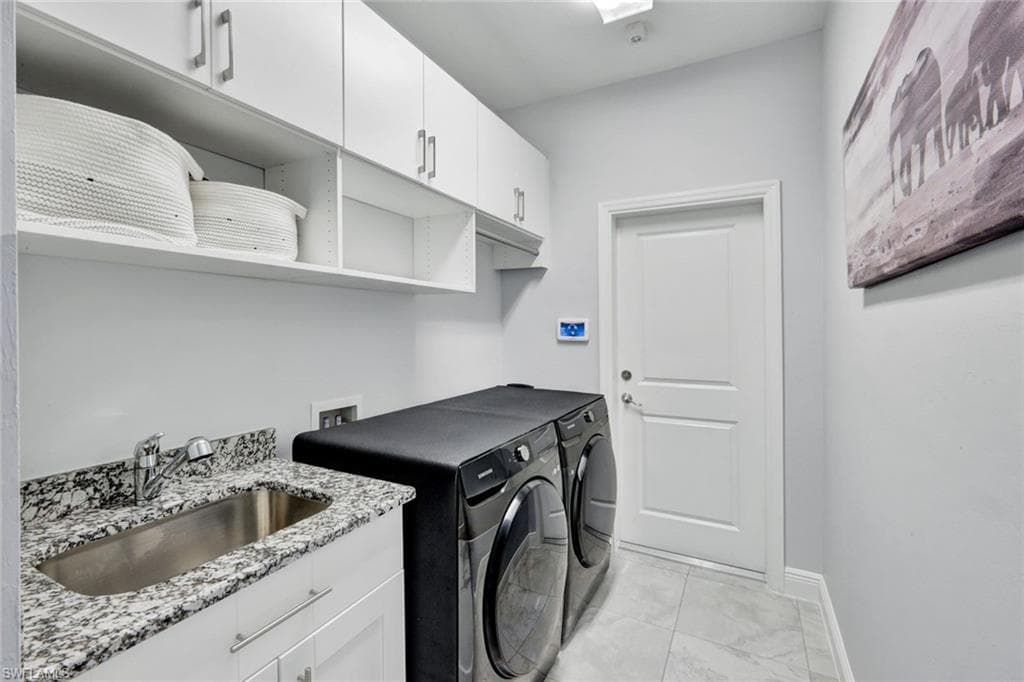 2552 52nd Ave NE, Naples, FL 34120-26