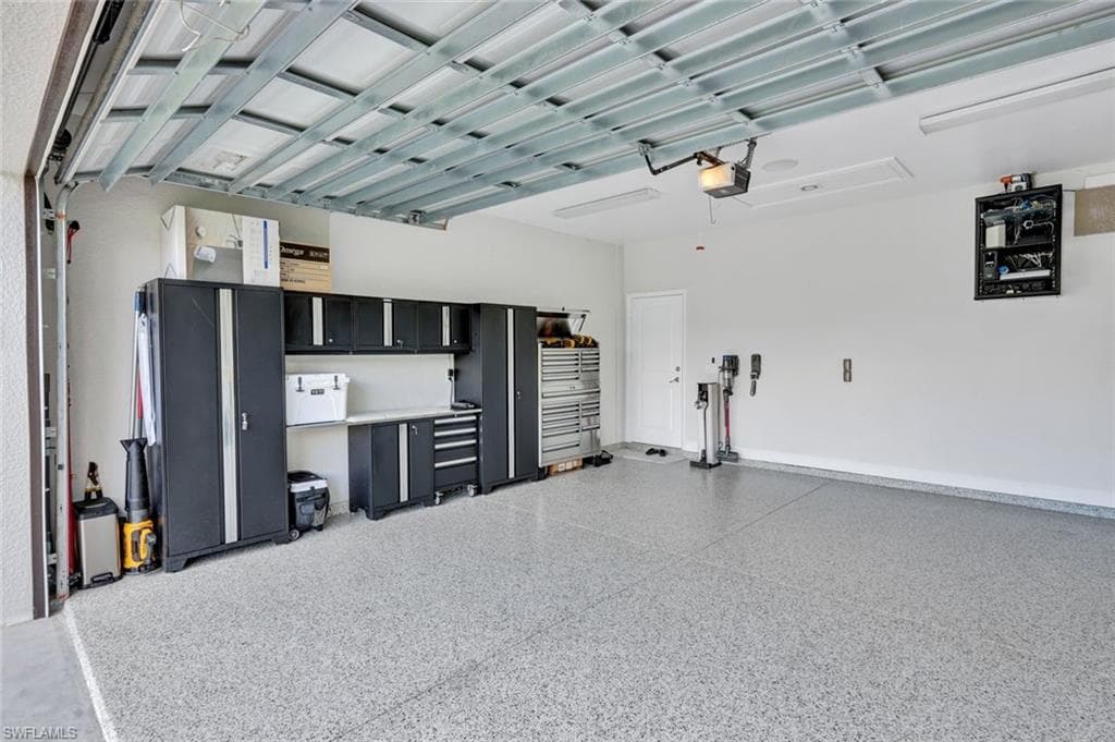 2552 52nd Ave NE, Naples, FL 34120-27