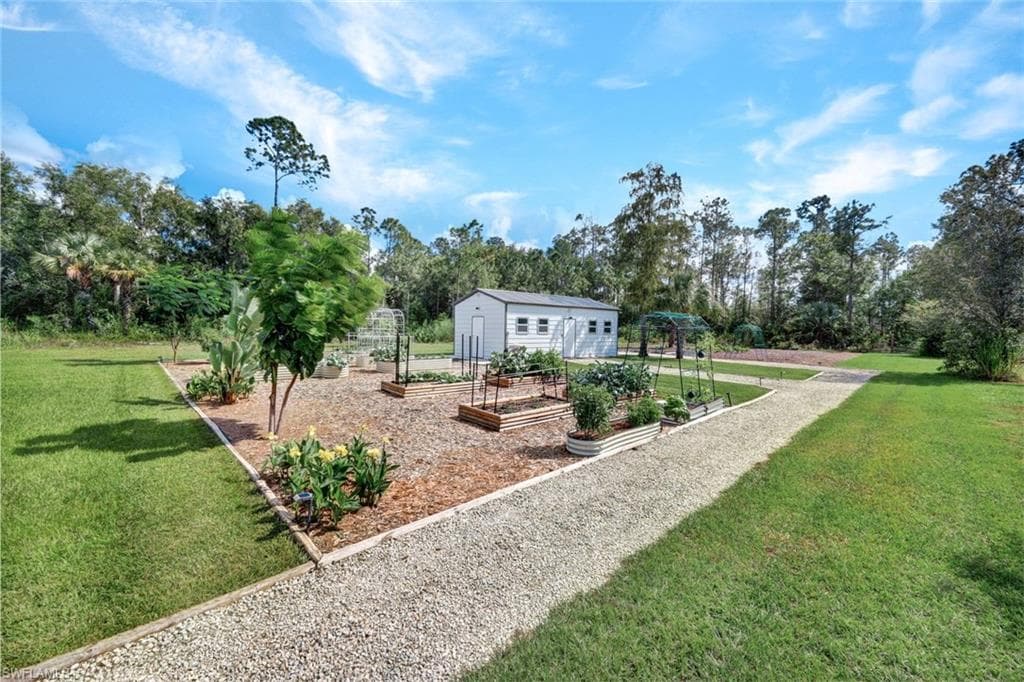 2552 52nd Ave NE, Naples, FL 34120-32