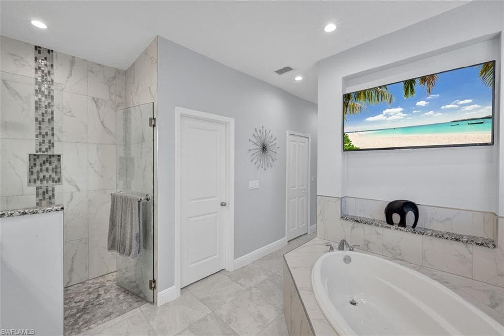 2552 52nd Ave NE, Naples, FL 34120-5