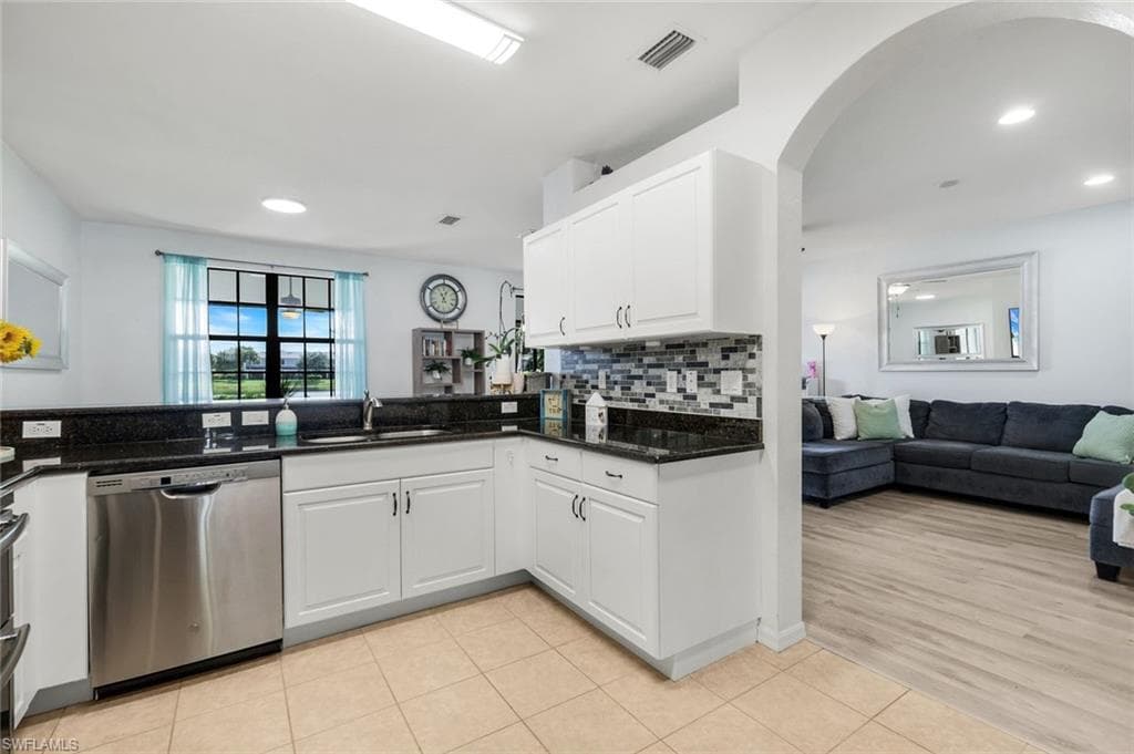 15239 Summit Place Cir 246, Naples, FL 34119-16