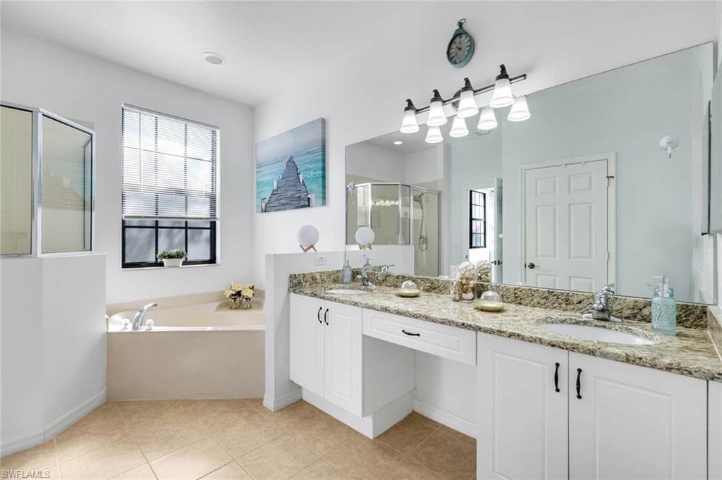 15239 Summit Place Cir 246, Naples, FL 34119-26