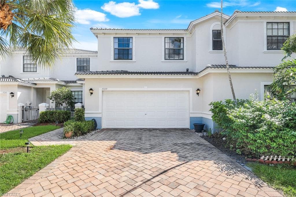15239 Summit Place Cir 246, Naples, FL 34119-39