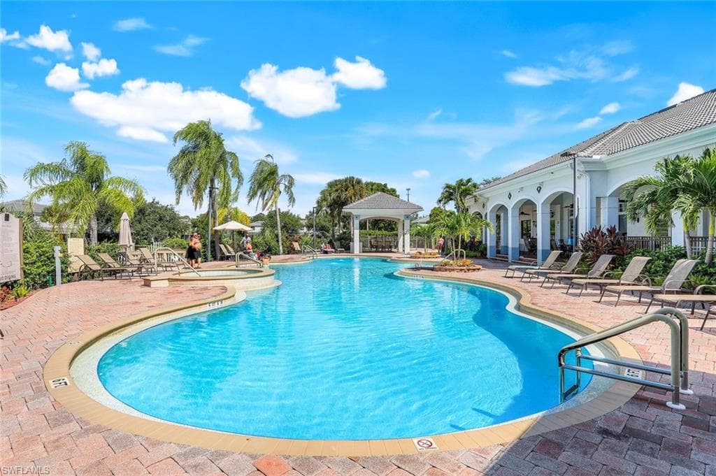 15239 Summit Place Cir 246, Naples, FL 34119-43