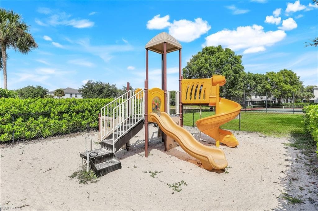 15239 Summit Place Cir 246, Naples, FL 34119-44