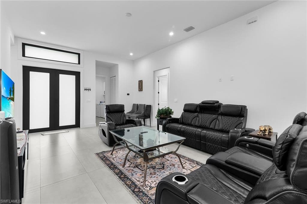 3348 27th Ave NE, Naples, FL 34120-10