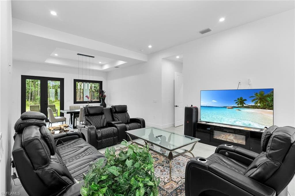 3348 27th Ave NE, Naples, FL 34120-4