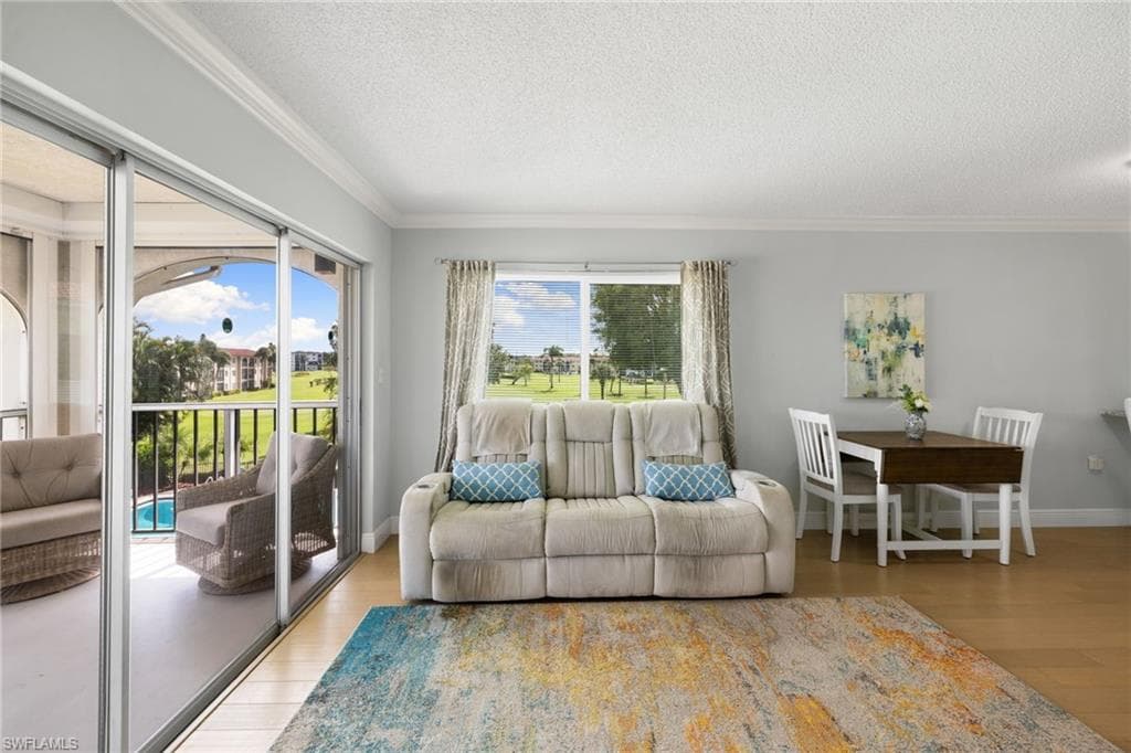 5 High Point Cir W 307, Naples, FL 34103-12