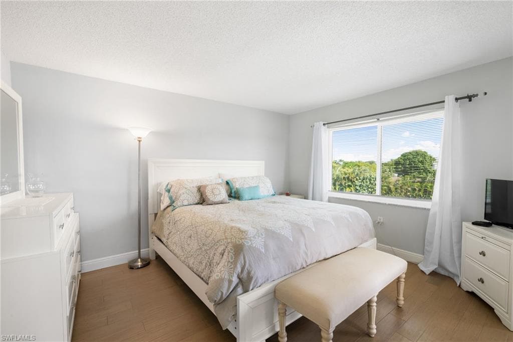 5 High Point Cir W 307, Naples, FL 34103-18