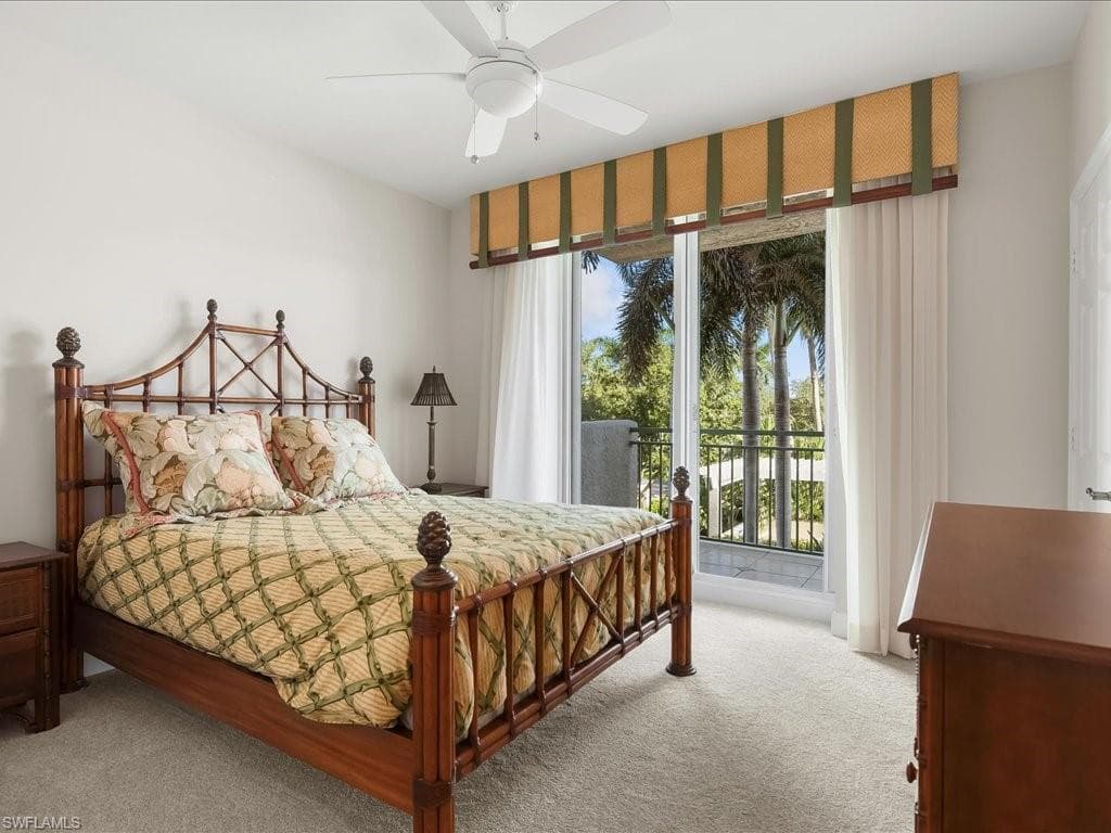 425 Cove Tower Dr 304, Naples, FL 34110-12