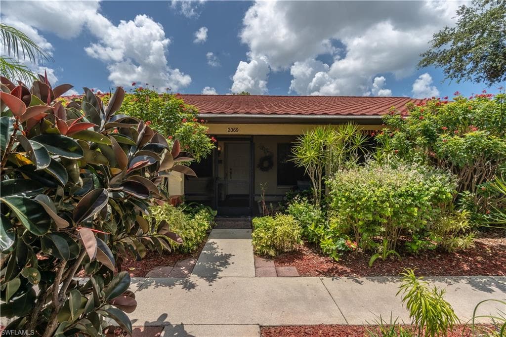 2069 Pine Isle Ln 2069, Naples, FL 34112-28