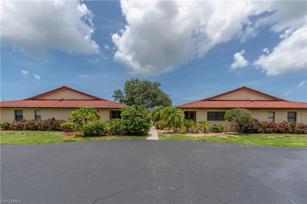 2069 Pine Isle Ln 2069, Naples, FL 34112-33