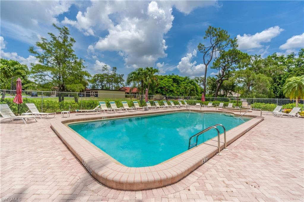 2069 Pine Isle Ln 2069, Naples, FL 34112-42