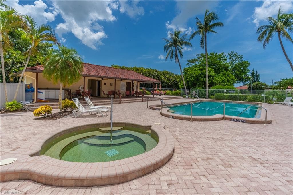 2069 Pine Isle Ln 2069, Naples, FL 34112-46