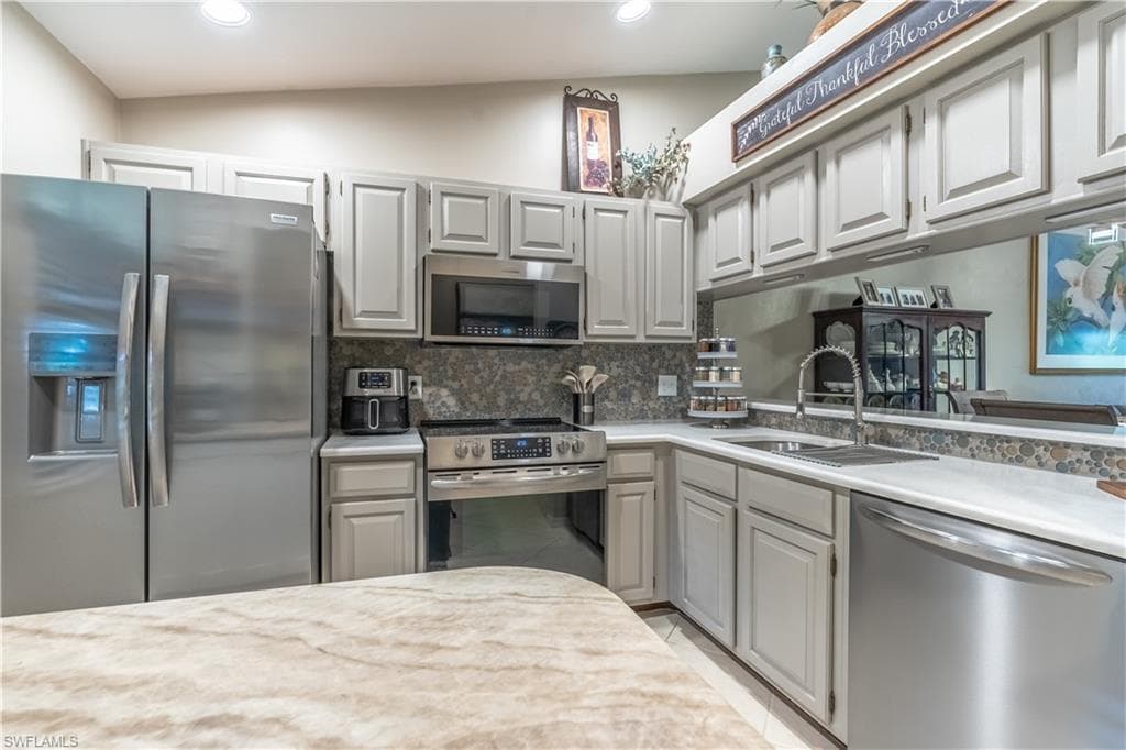 2069 Pine Isle Ln 2069, Naples, FL 34112-3