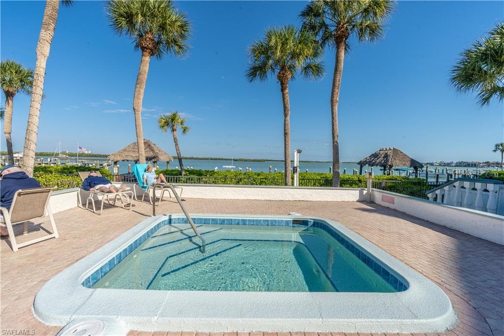 1085 Bald Eagle Dr E505, Marco Island, FL 34145-28