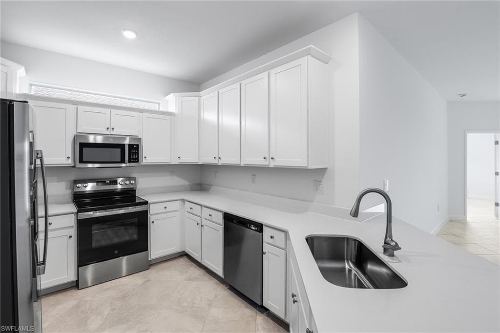 20627 Hazelnut Ct, Lehigh Acres, FL 33936-9