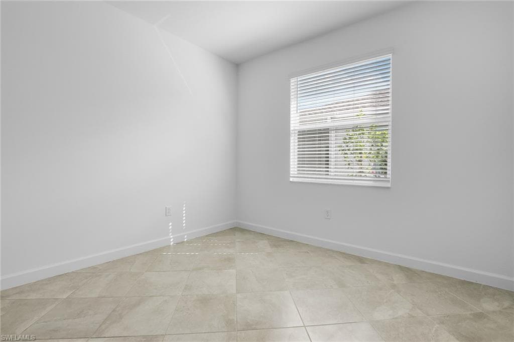 20627 Hazelnut Ct, Lehigh Acres, FL 33936-18