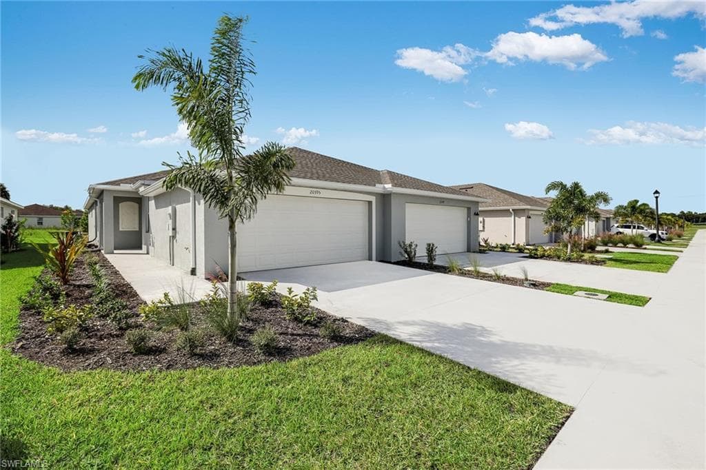 20627 Hazelnut Ct, Lehigh Acres, FL 33936-1