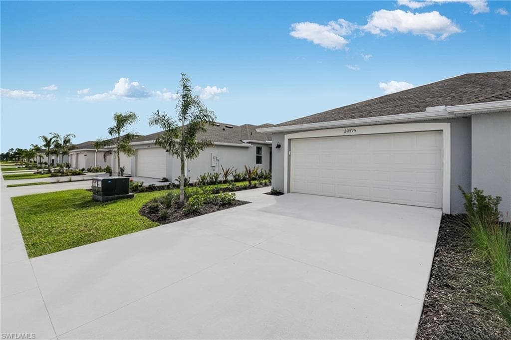 20627 Hazelnut Ct, Lehigh Acres, FL 33936-3