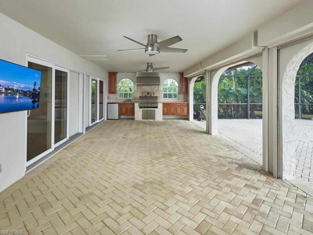 4916 Crayton Rd, Naples, FL 34103-9