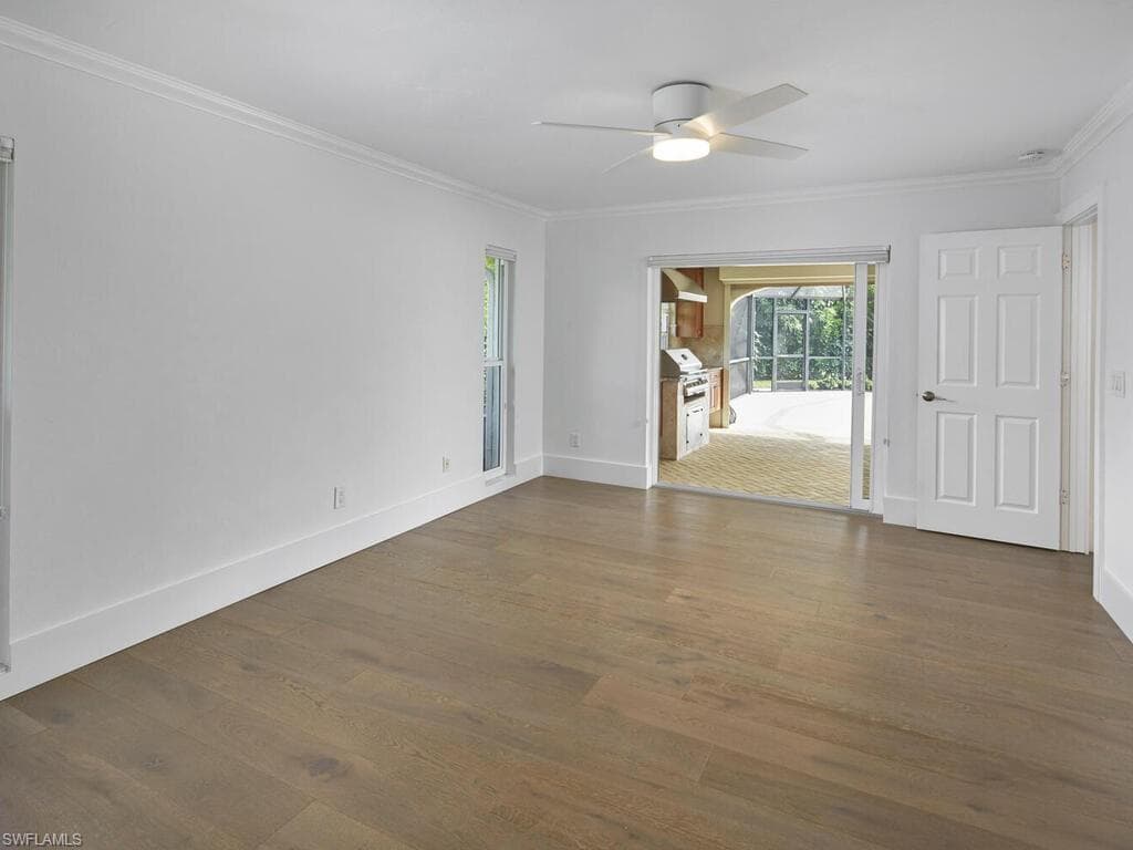 4916 Crayton Rd, Naples, FL 34103-19