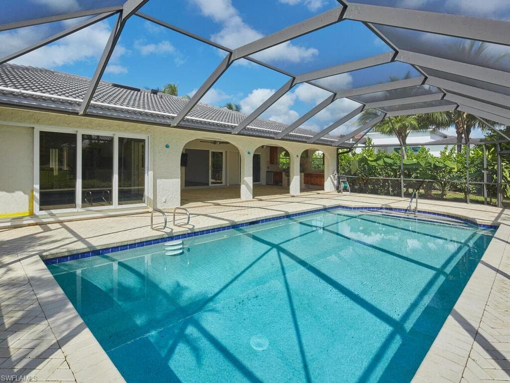 4916 Crayton Rd, Naples, FL 34103-26