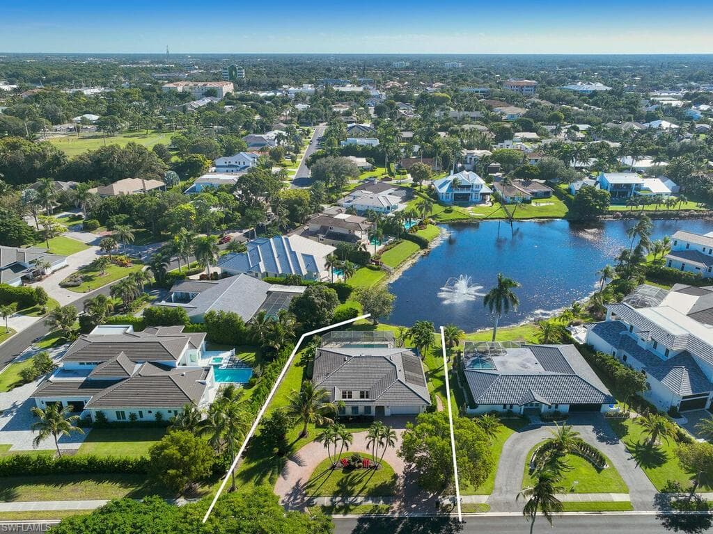 4916 Crayton Rd, Naples, FL 34103-27