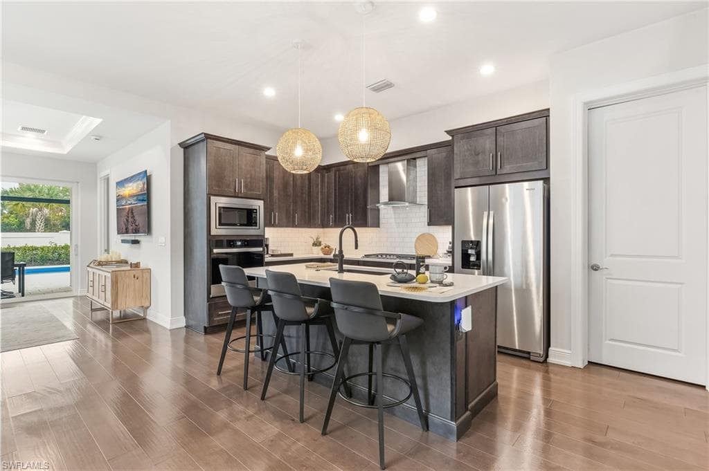 9194 Cayman Dr, Naples, FL 34114-8