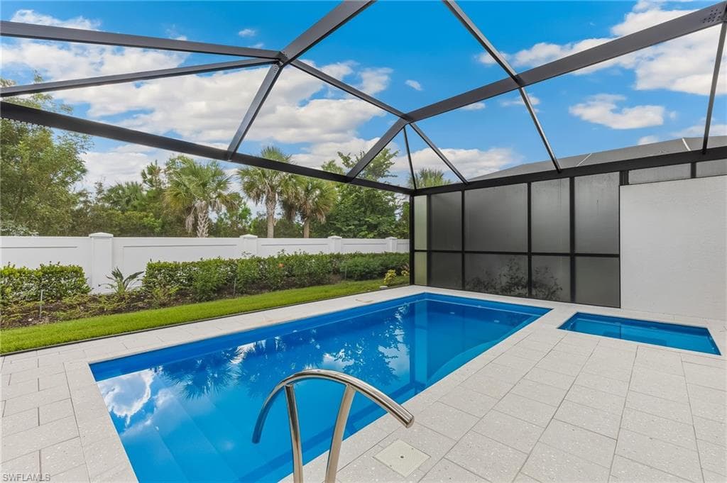 9194 Cayman Dr, Naples, FL 34114-12