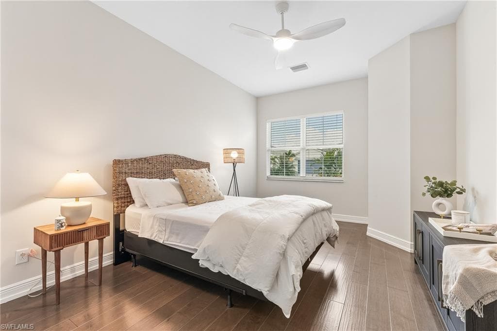 9194 Cayman Dr, Naples, FL 34114-17