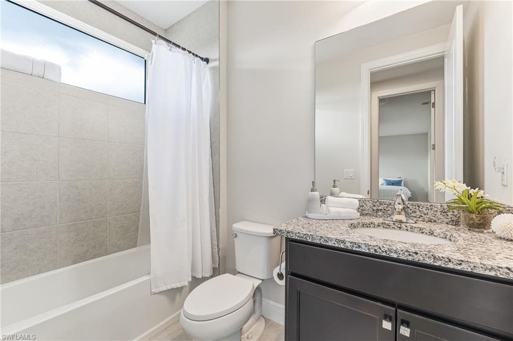 9194 Cayman Dr, Naples, FL 34114-21