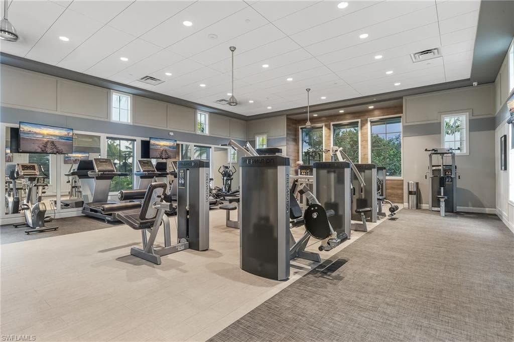 9194 Cayman Dr, Naples, FL 34114-33