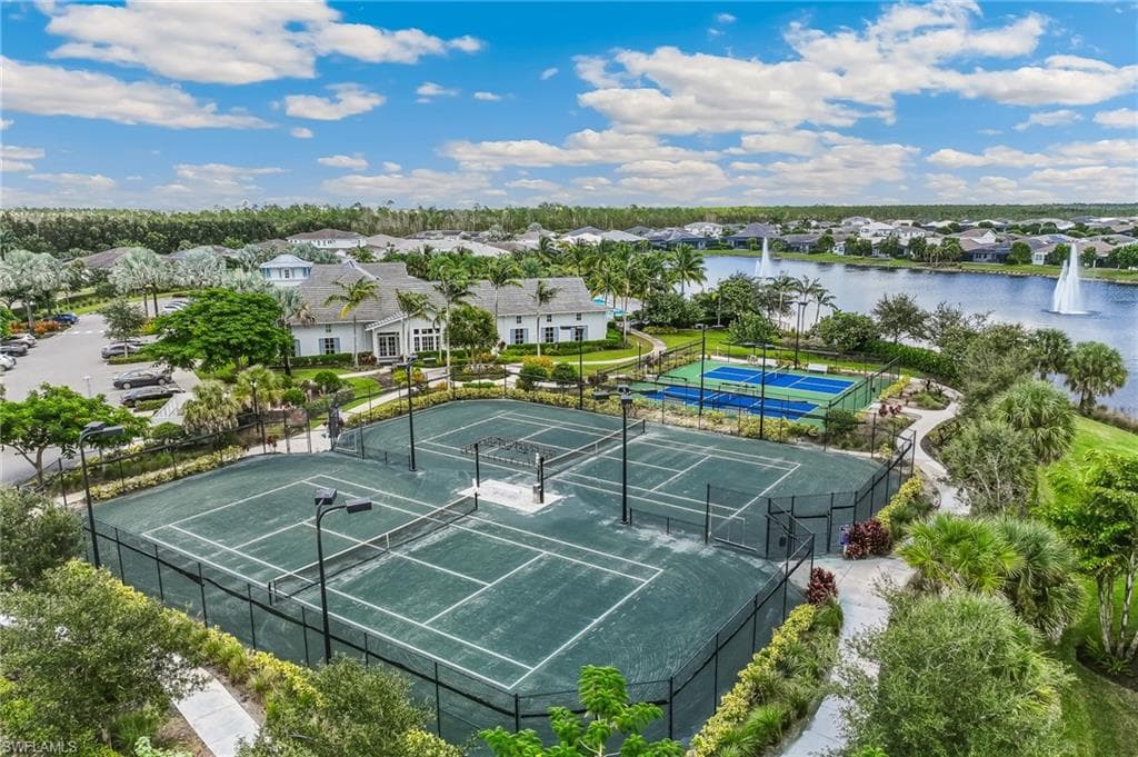 9194 Cayman Dr, Naples, FL 34114-38