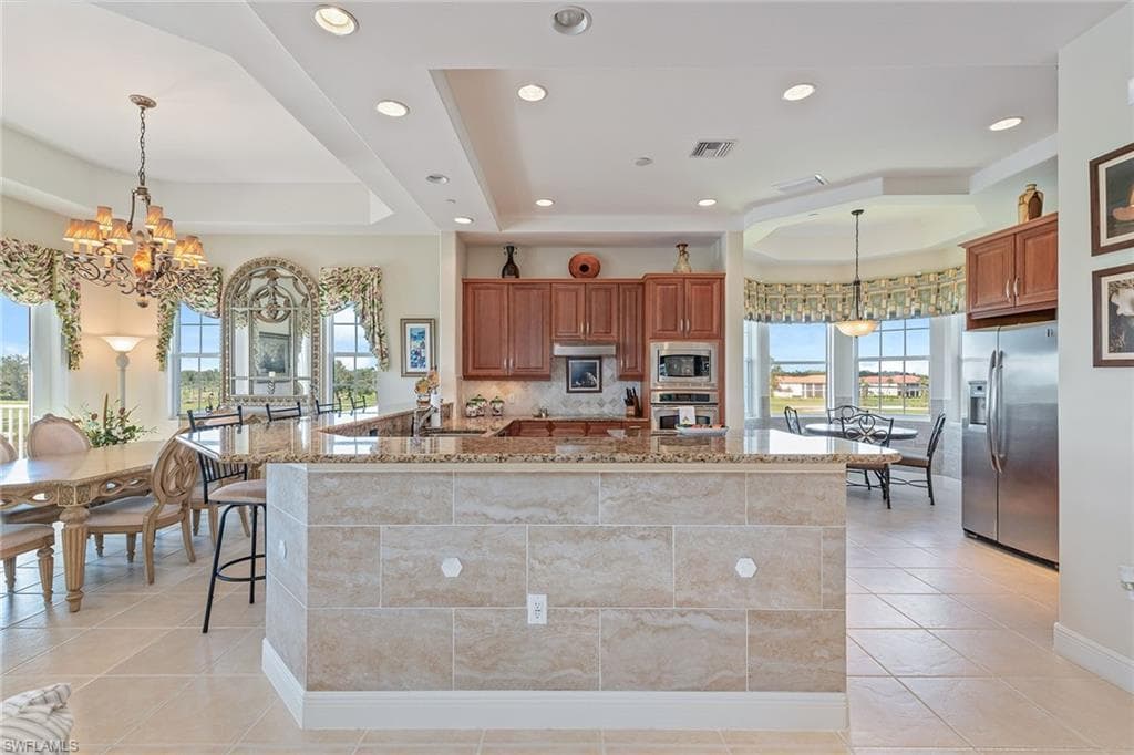 550 Avellino Isles Cir 302, Naples, FL 34119-9