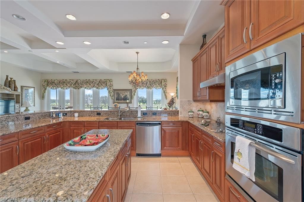 550 Avellino Isles Cir 302, Naples, FL 34119-10