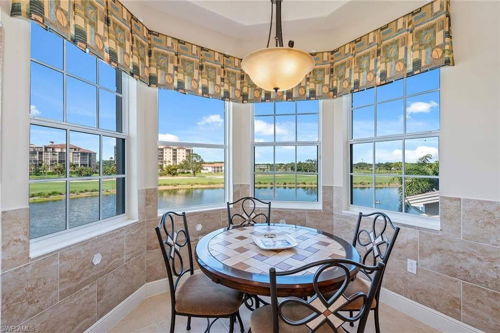 550 Avellino Isles Cir 302, Naples, FL 34119-13
