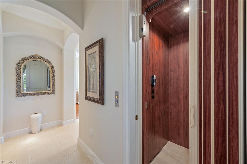 550 Avellino Isles Cir 302, Naples, FL 34119-3