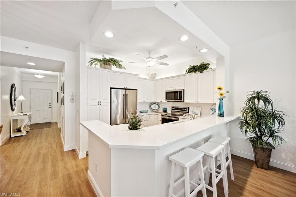 460 Launch Cir 303, Naples, FL 34108-6