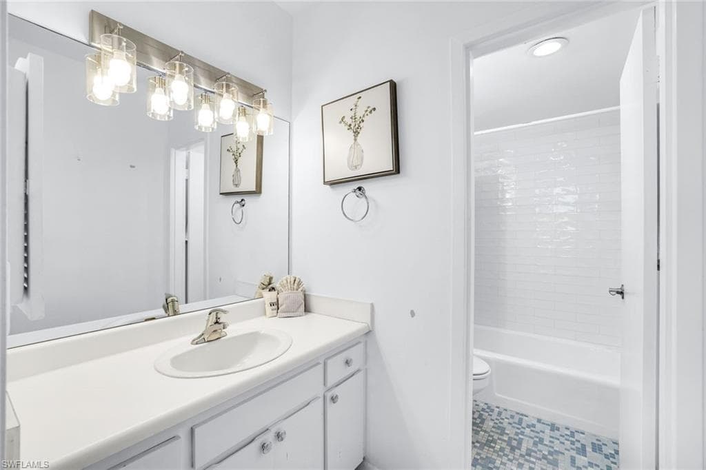 140 Seaview Ct 204s, Marco Island, FL 34145-10