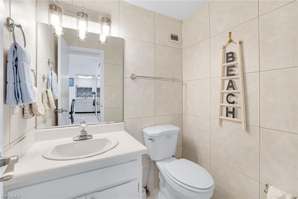 140 Seaview Ct 204s, Marco Island, FL 34145-12