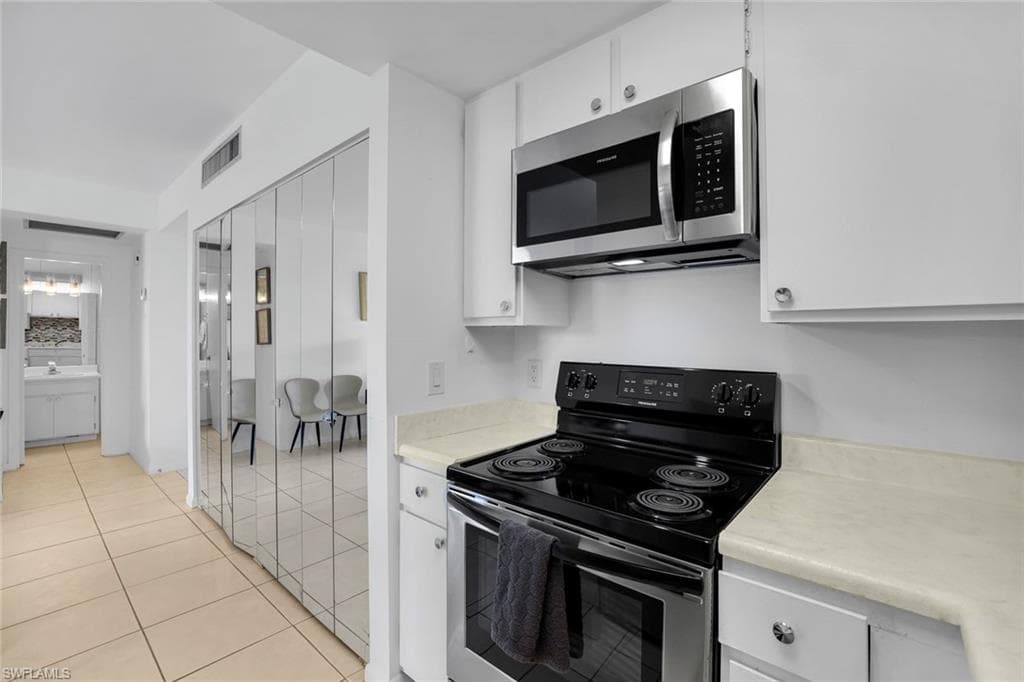 140 Seaview Ct 204s, Marco Island, FL 34145-5