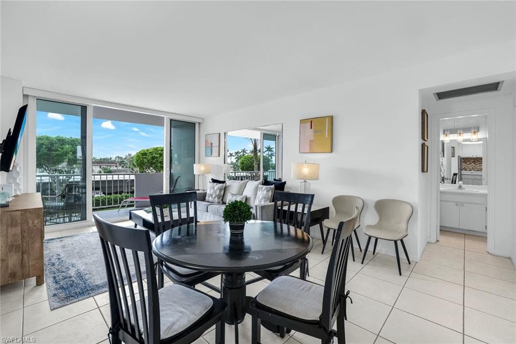 140 Seaview Ct 204s, Marco Island, FL 34145-7