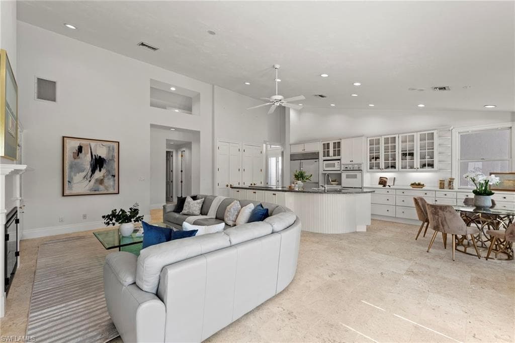 780 Brentwood Pt, Naples, FL 34110-18