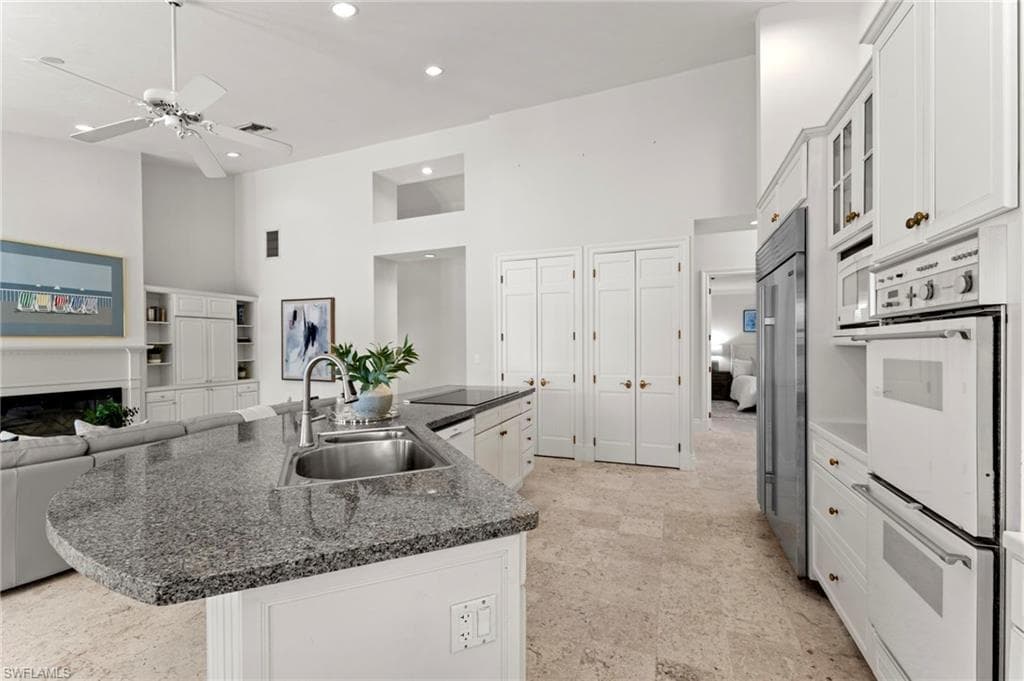 780 Brentwood Pt, Naples, FL 34110-22