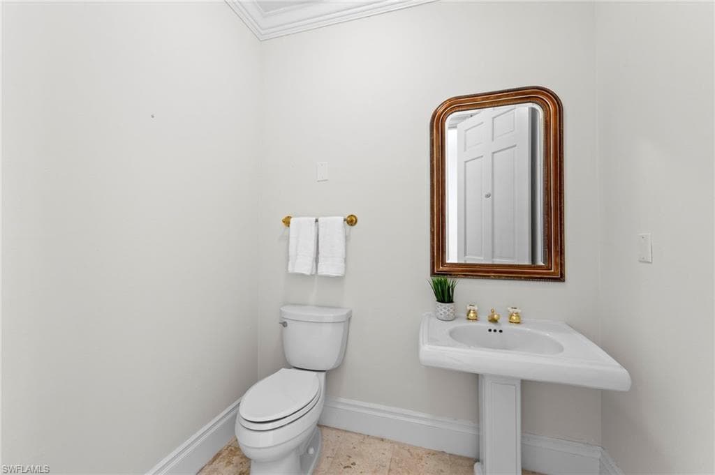 780 Brentwood Pt, Naples, FL 34110-32